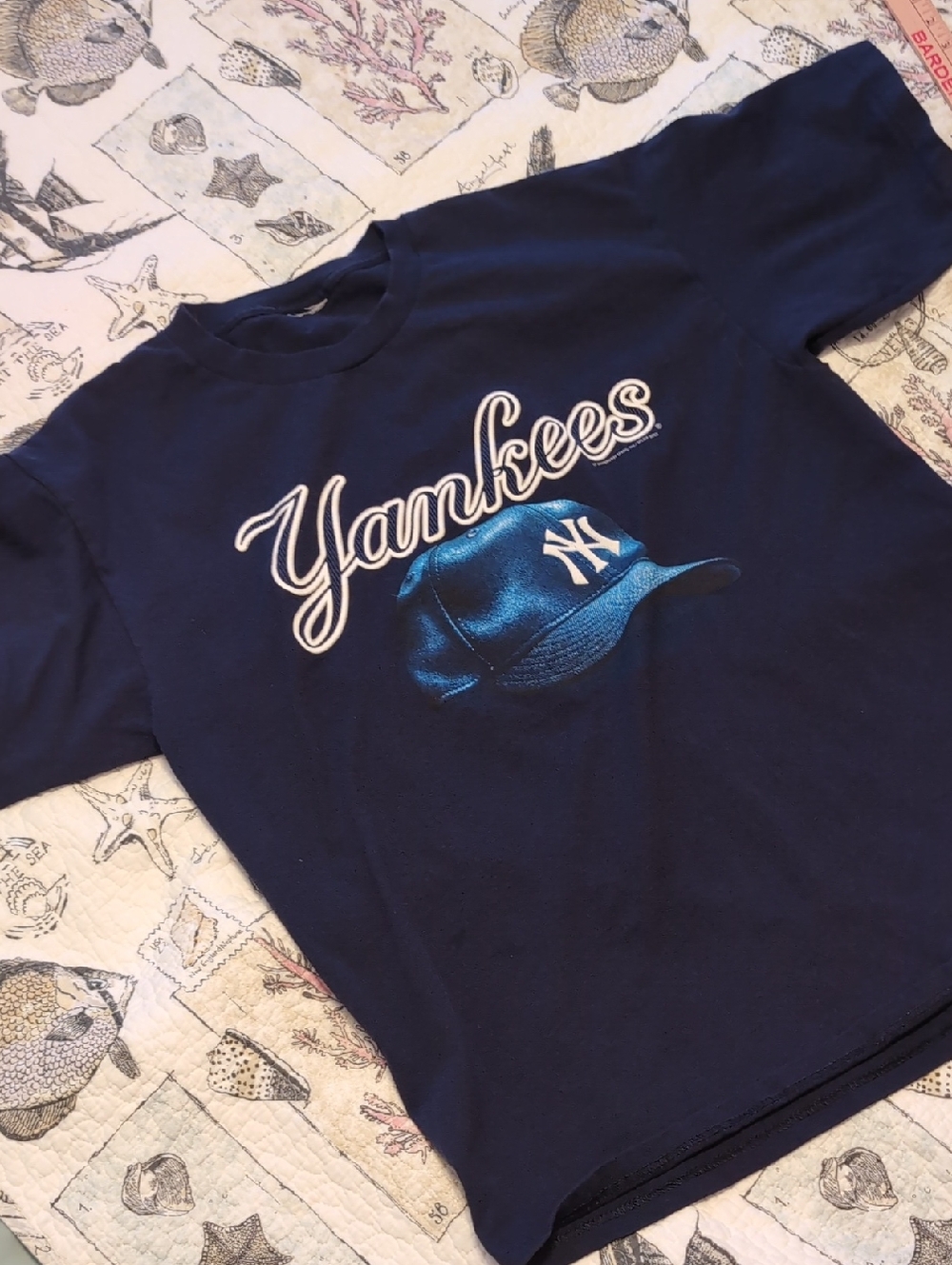 🌿Yankees Navy Graphic Tee with Cap Motif